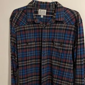 Used mens good condition button down Lucky Brand flannel.